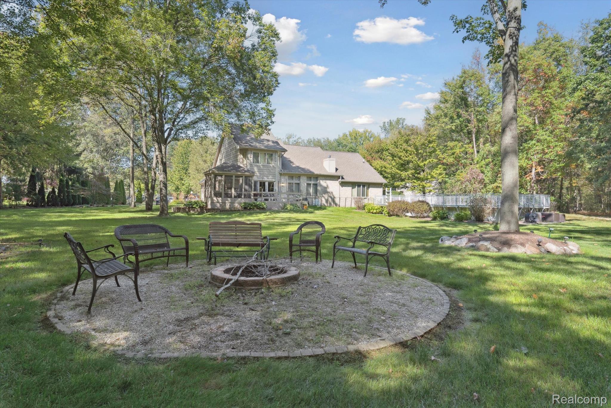 Huron Charter Township, Michigan 48164, United States, 3 Bedrooms Bedrooms, ,3 BathroomsBathrooms,Residential,Active,222337