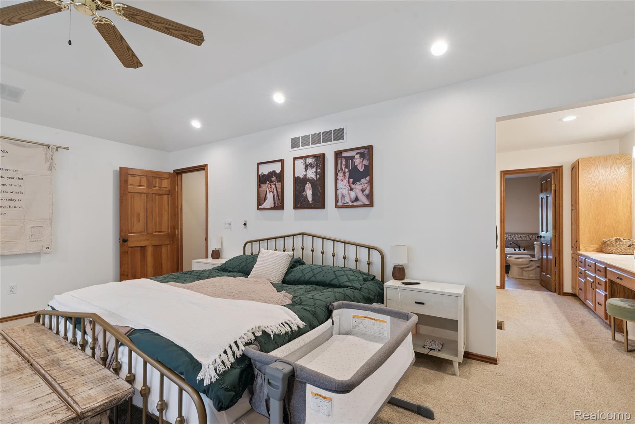 Huron Charter Township, Michigan 48164, United States, 3 Bedrooms Bedrooms, ,3 BathroomsBathrooms,Residential,Active,222337