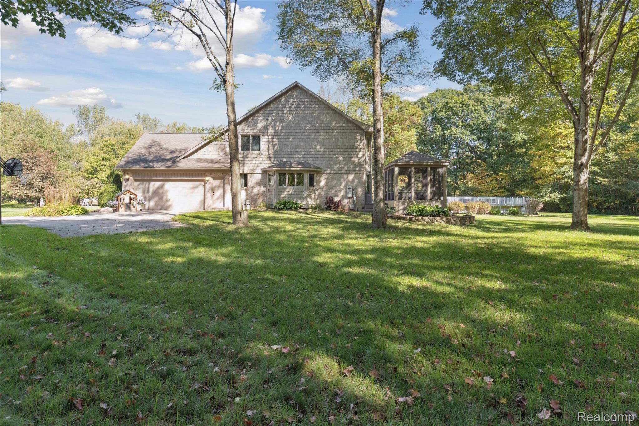 Huron Charter Township, Michigan 48164, United States, 3 Bedrooms Bedrooms, ,3 BathroomsBathrooms,Residential,Active,222337