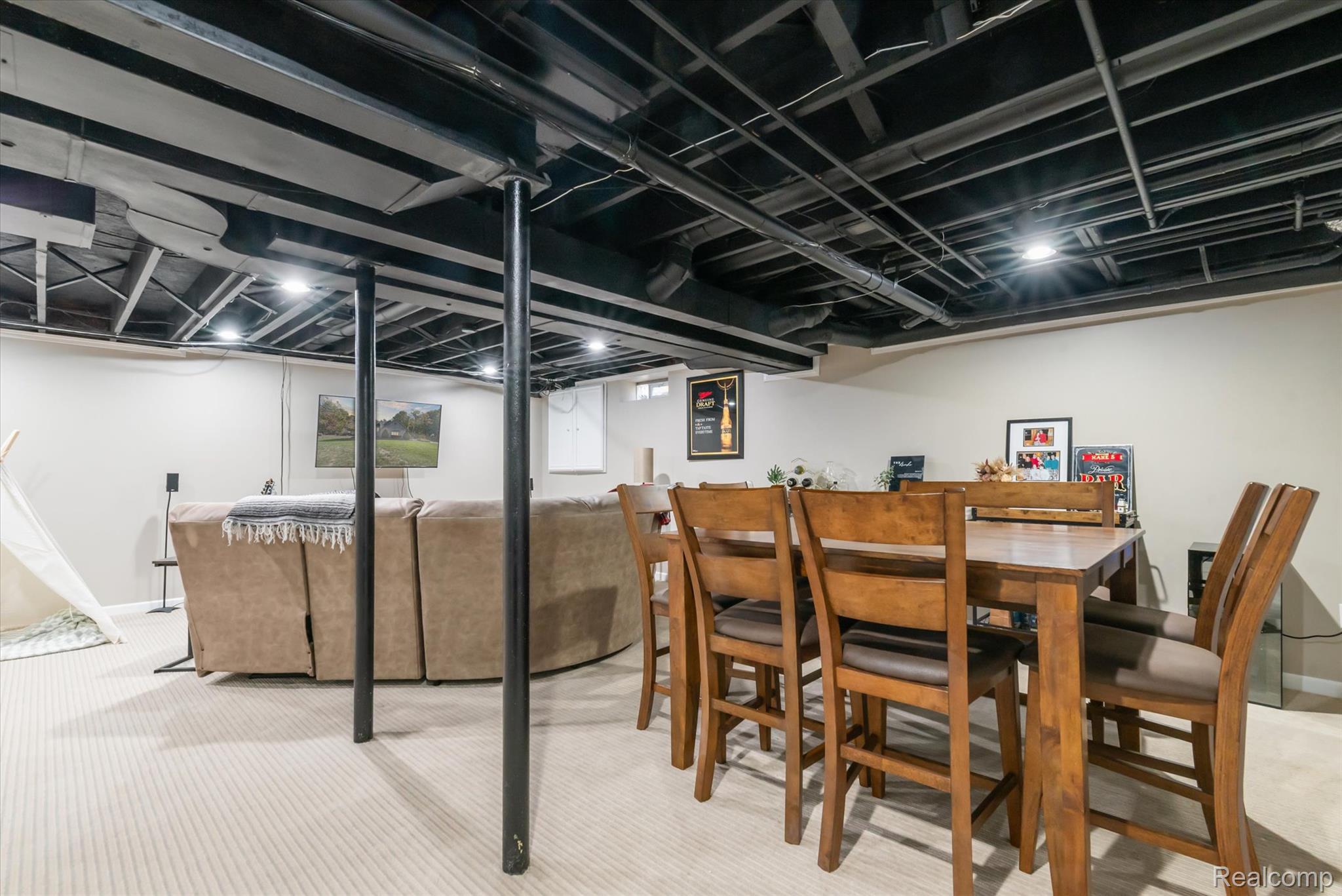 Huron Charter Township, Michigan 48164, United States, 3 Bedrooms Bedrooms, ,3 BathroomsBathrooms,Residential,Active,222337