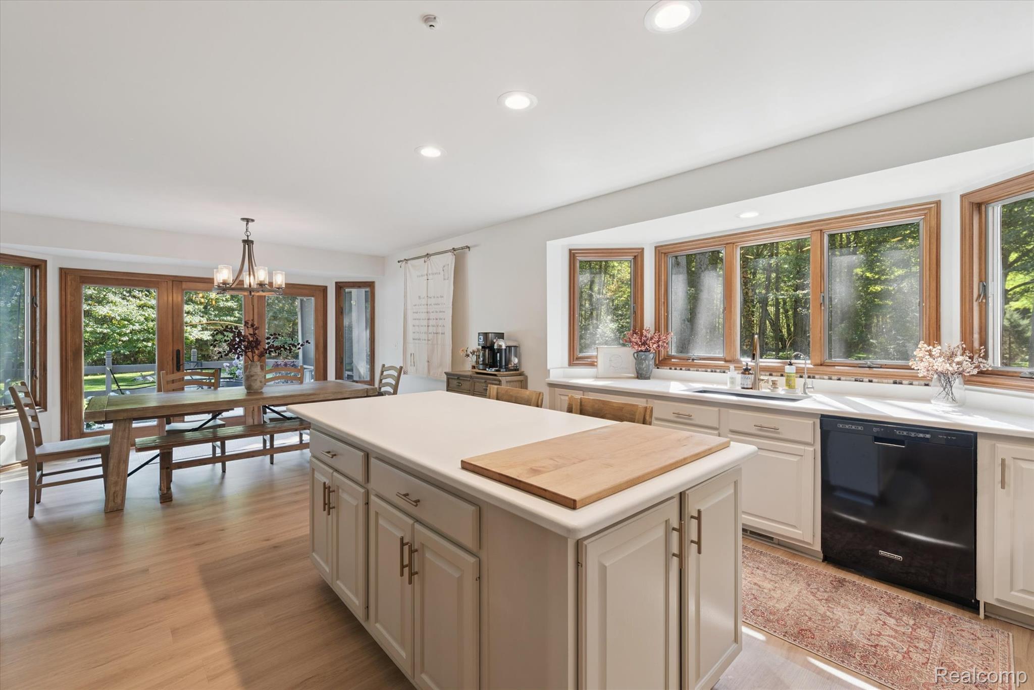 Huron Charter Township, Michigan 48164, United States, 3 Bedrooms Bedrooms, ,3 BathroomsBathrooms,Residential,Active,222337