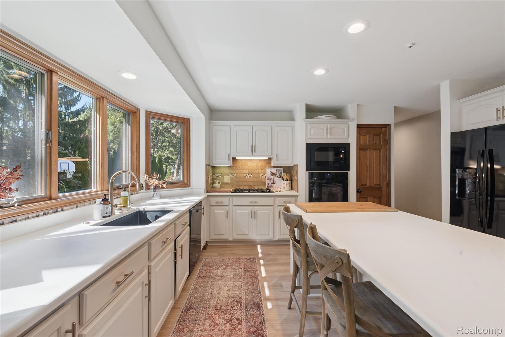 Huron Charter Township, Michigan 48164, United States, 3 Bedrooms Bedrooms, ,3 BathroomsBathrooms,Residential,Active,222337