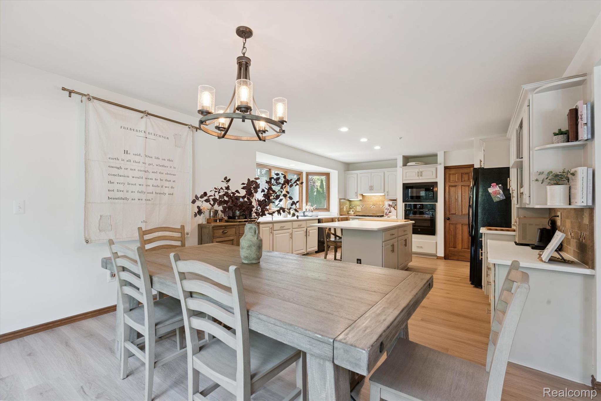 Huron Charter Township, Michigan 48164, United States, 3 Bedrooms Bedrooms, ,3 BathroomsBathrooms,Residential,Active,222337