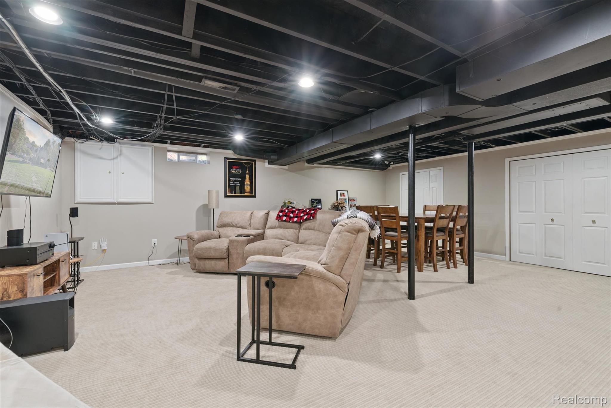 Huron Charter Township, Michigan 48164, United States, 3 Bedrooms Bedrooms, ,3 BathroomsBathrooms,Residential,Active,222337