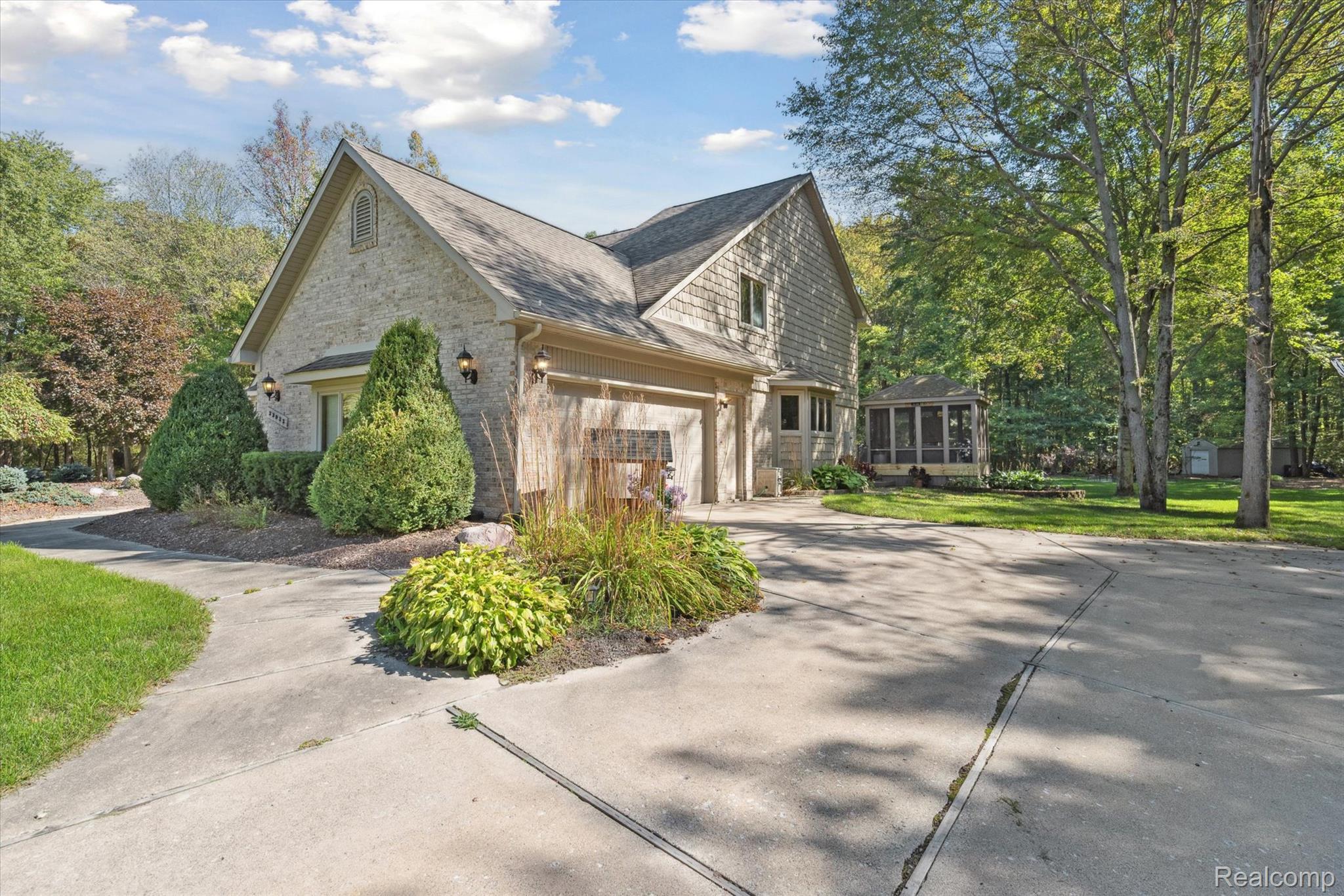 Huron Charter Township, Michigan 48164, United States, 3 Bedrooms Bedrooms, ,3 BathroomsBathrooms,Residential,Active,222337