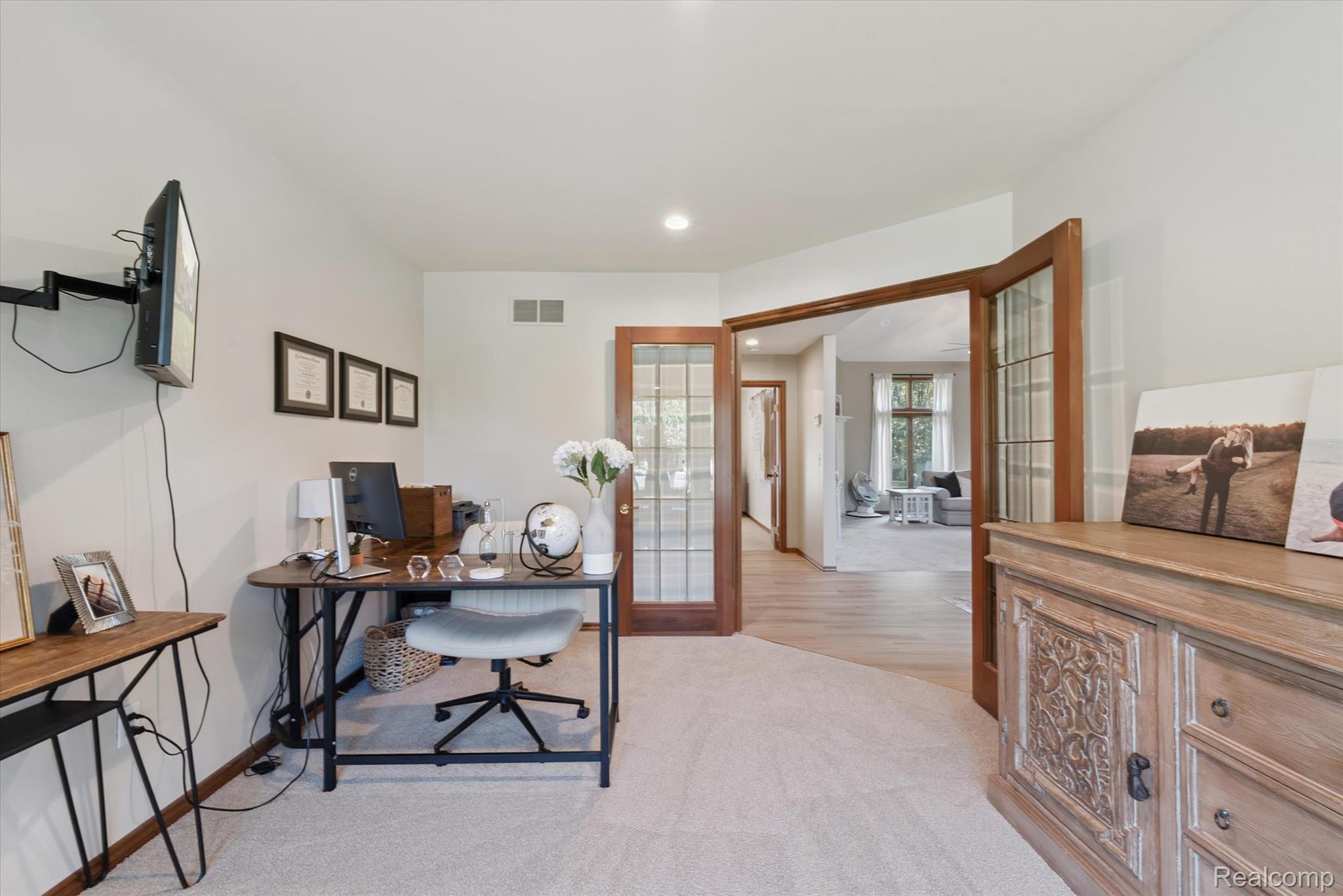 Huron Charter Township, Michigan 48164, United States, 3 Bedrooms Bedrooms, ,3 BathroomsBathrooms,Residential,Active,222337