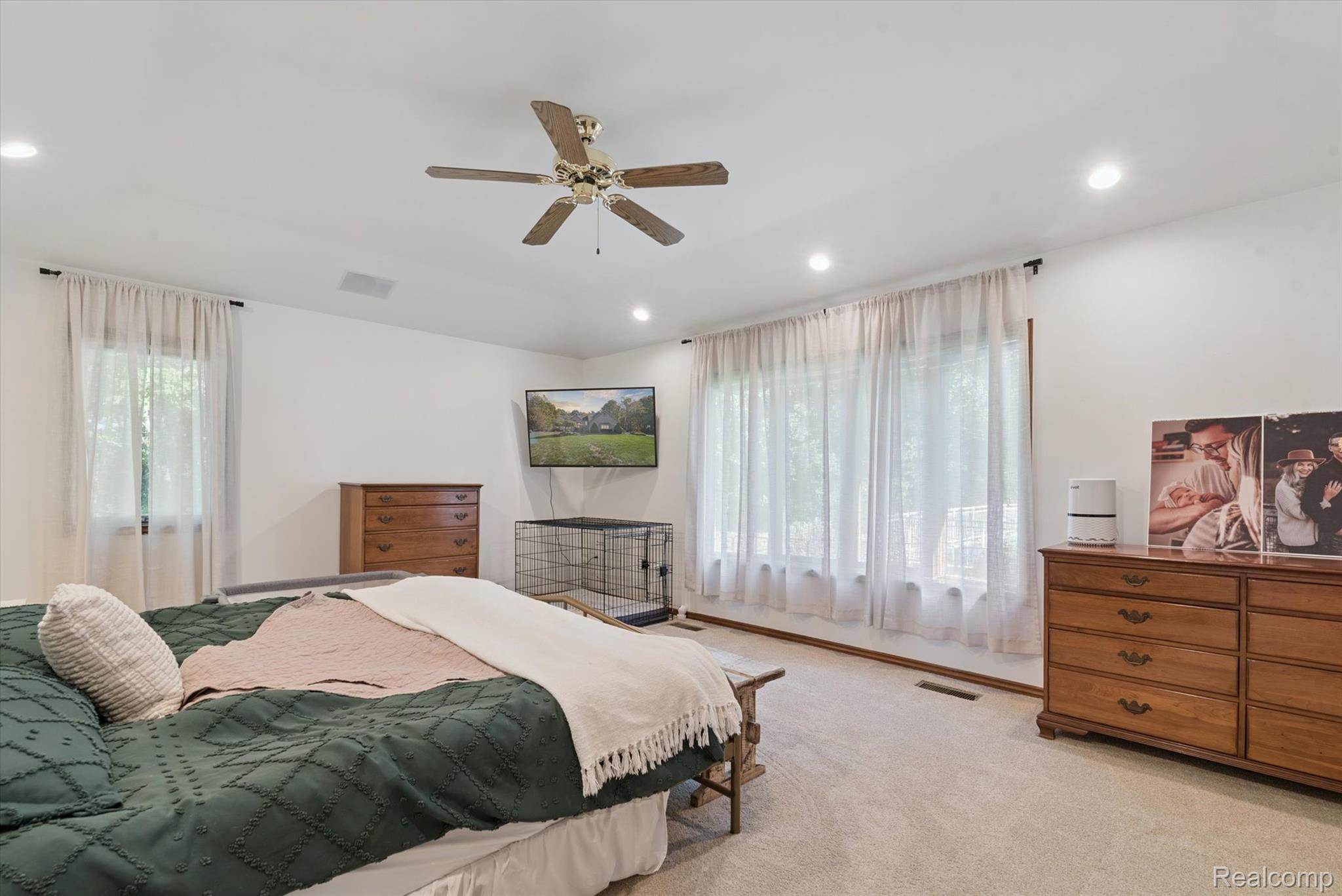 Huron Charter Township, Michigan 48164, United States, 3 Bedrooms Bedrooms, ,3 BathroomsBathrooms,Residential,Active,222337