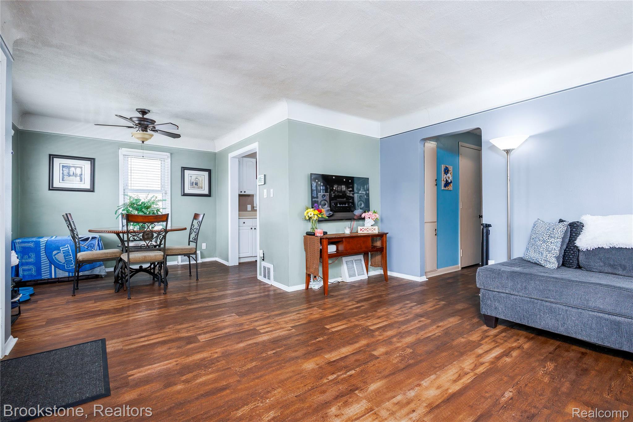 1055 8th Street