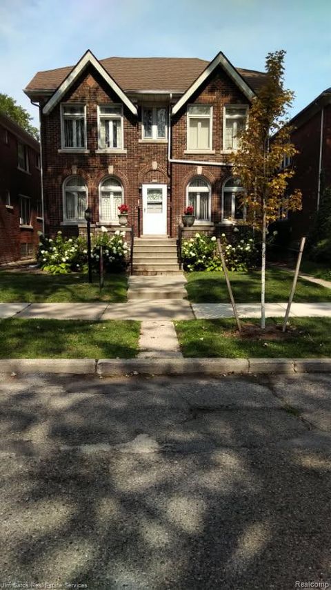 1080 BEACONSFIELD S1 Grosse Pointe Park City MI 48230