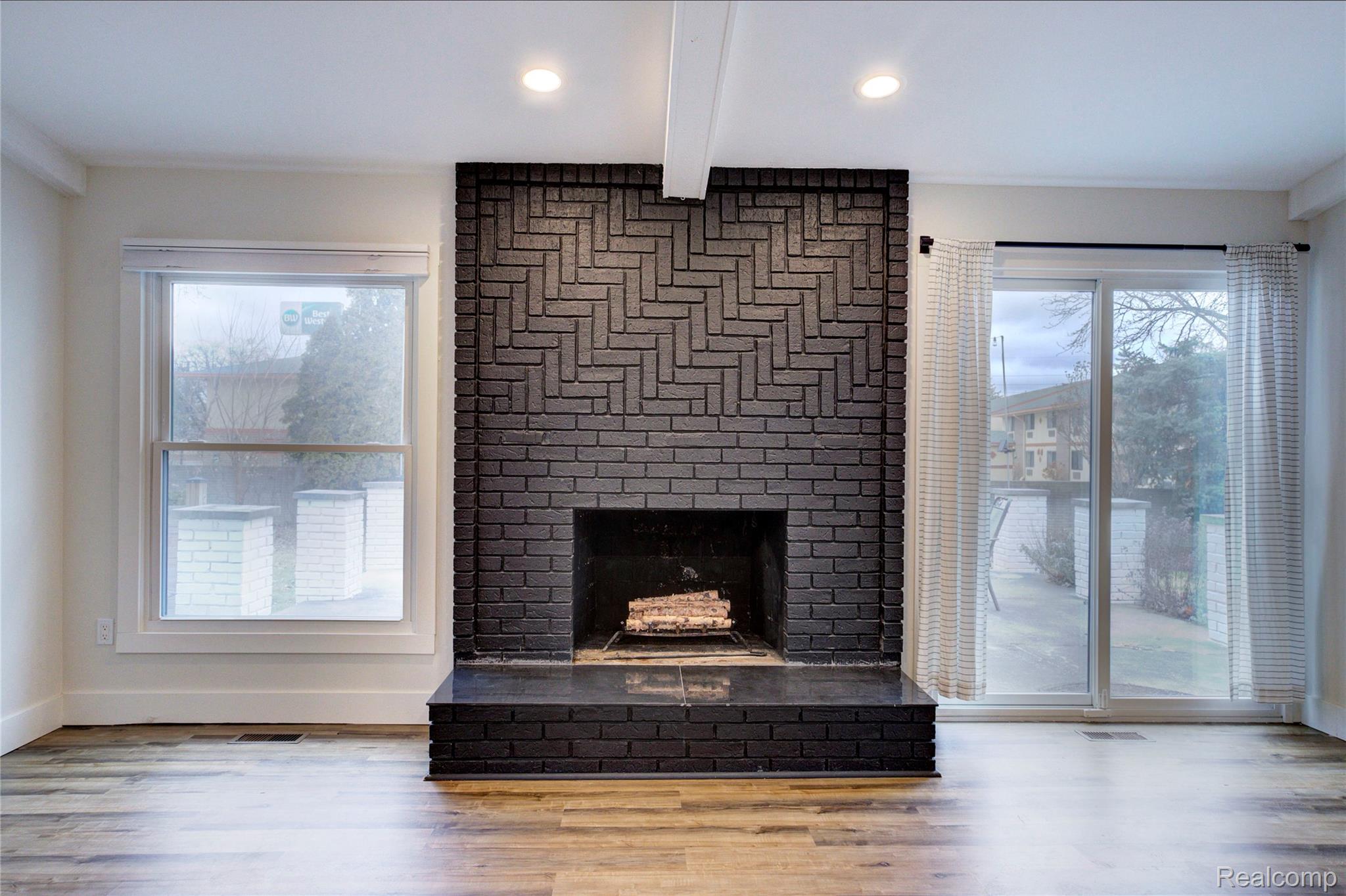 38016 Bloomfield Drive