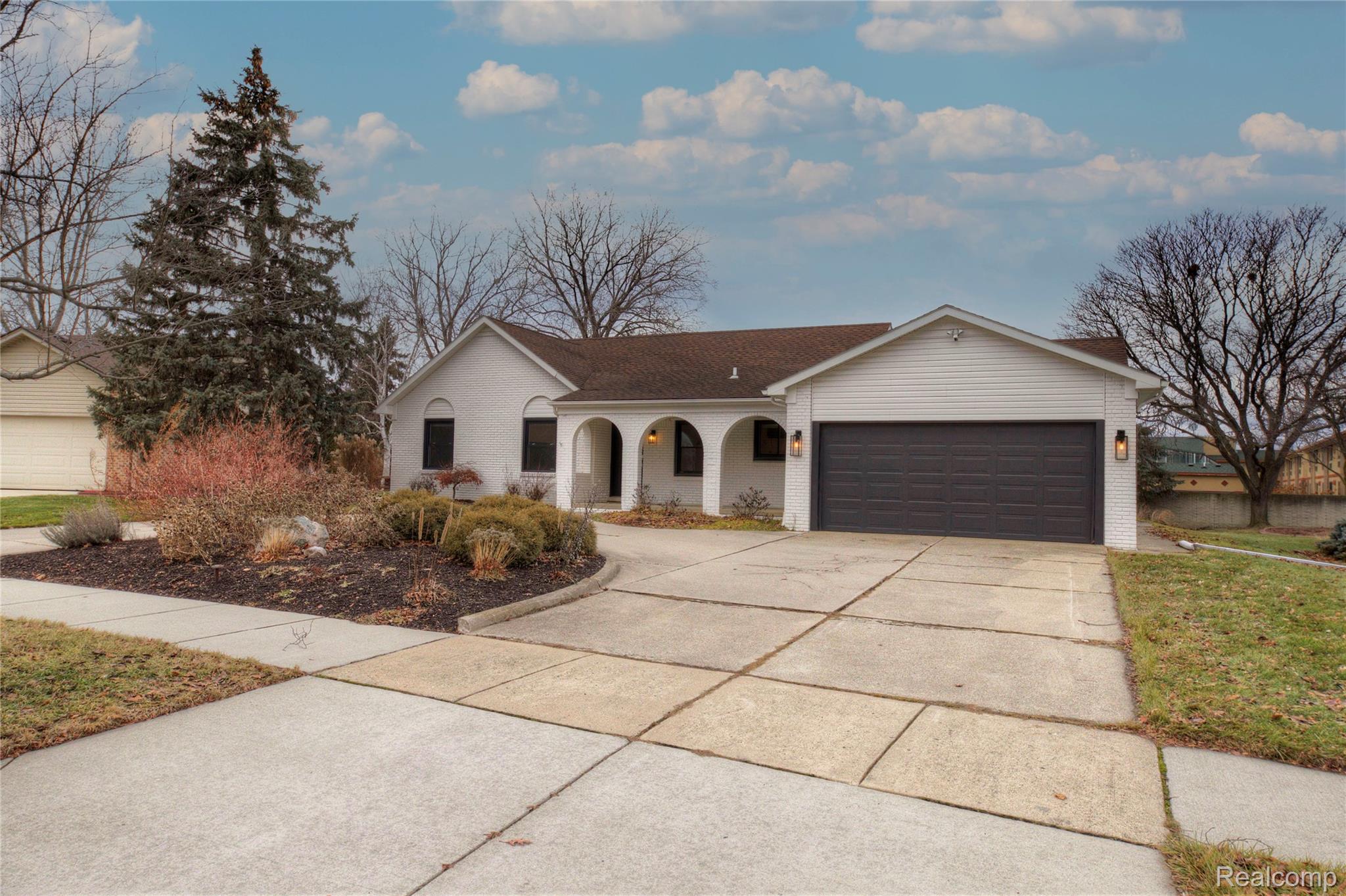 38016 Bloomfield Drive