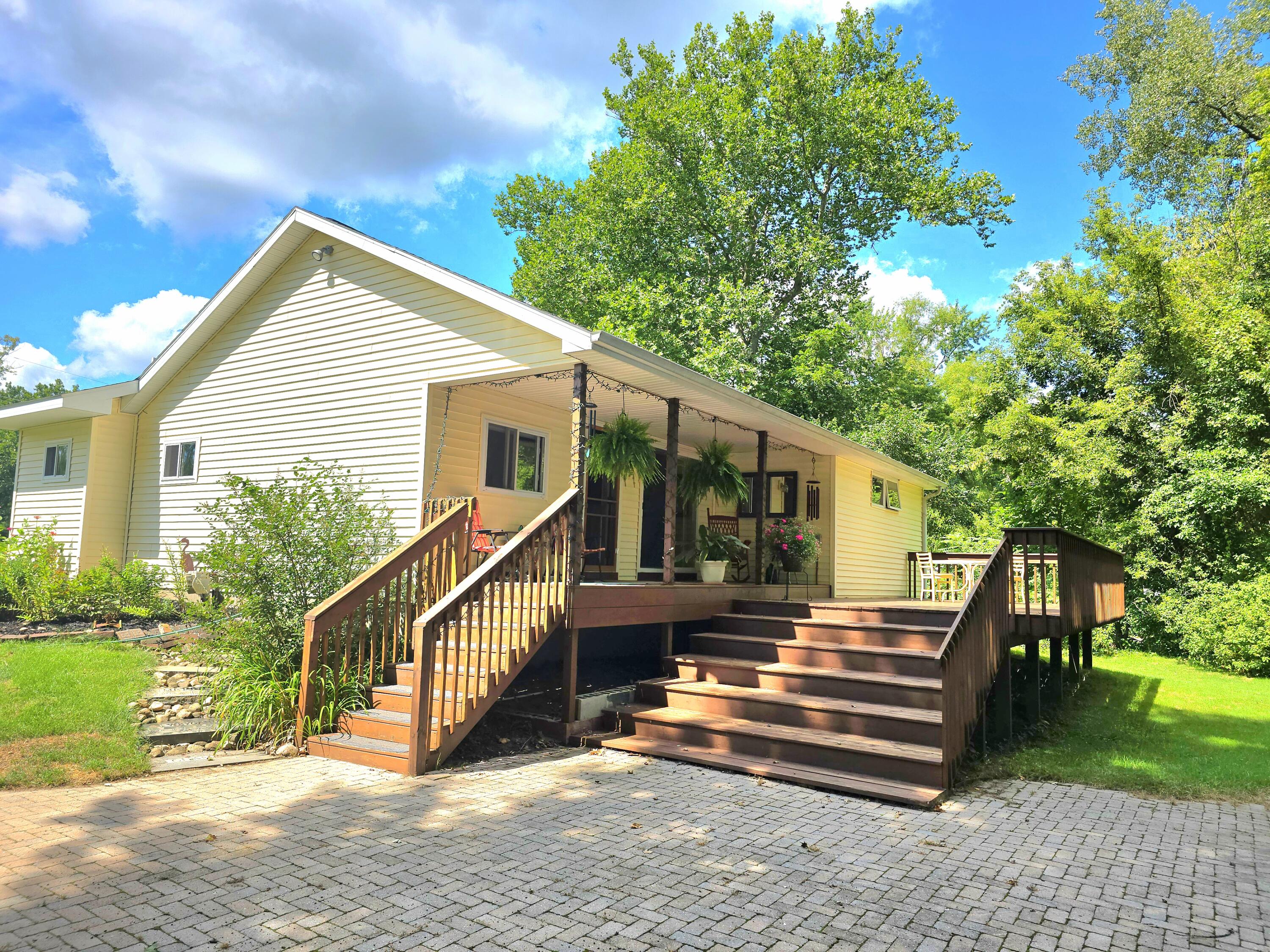 5633 Thornapple Lake Road