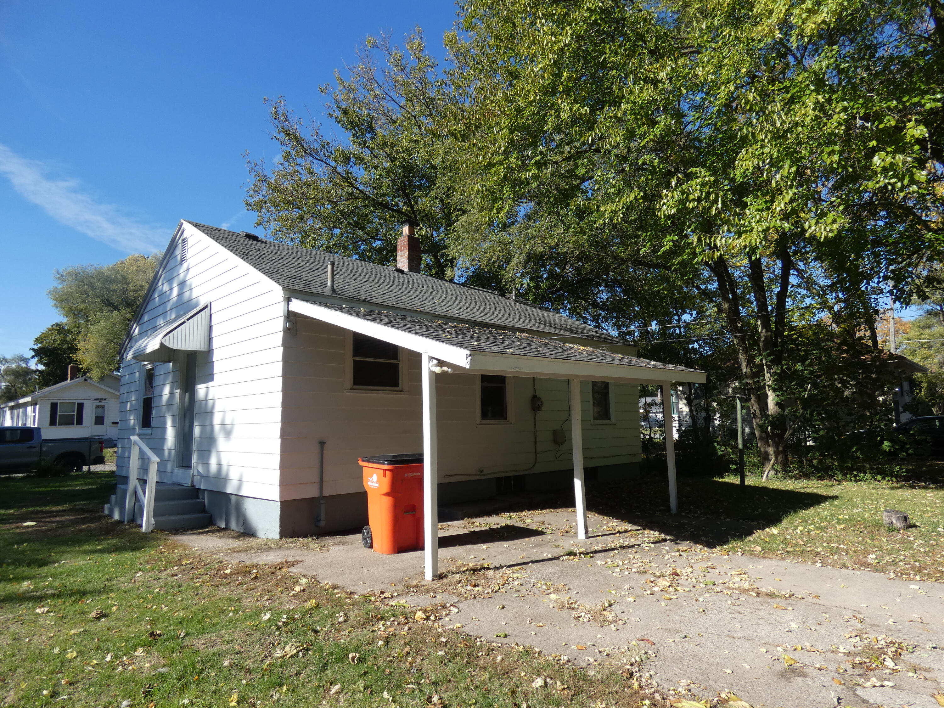 1027 Superior Street