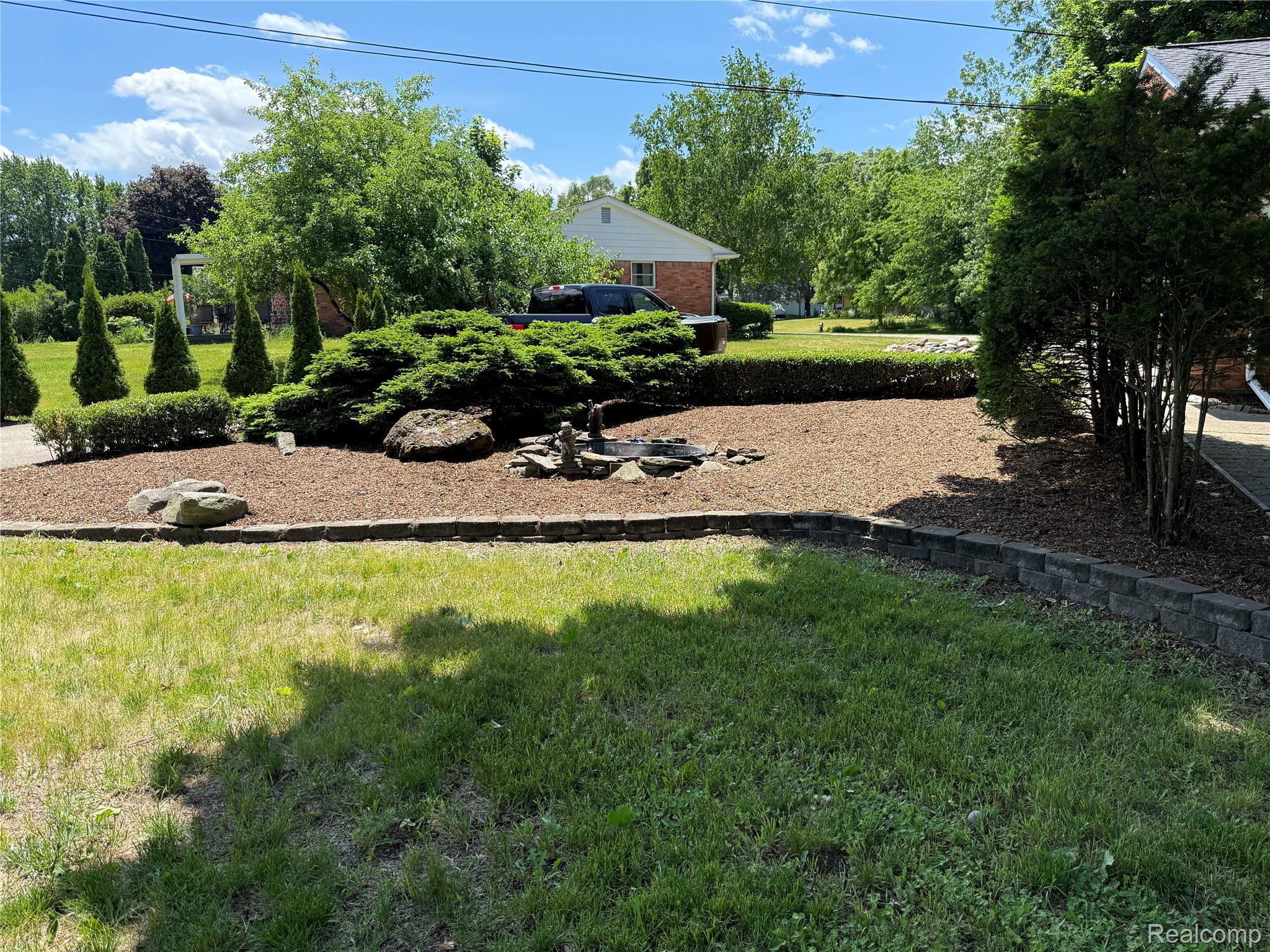 52240 Eastmoor Lane