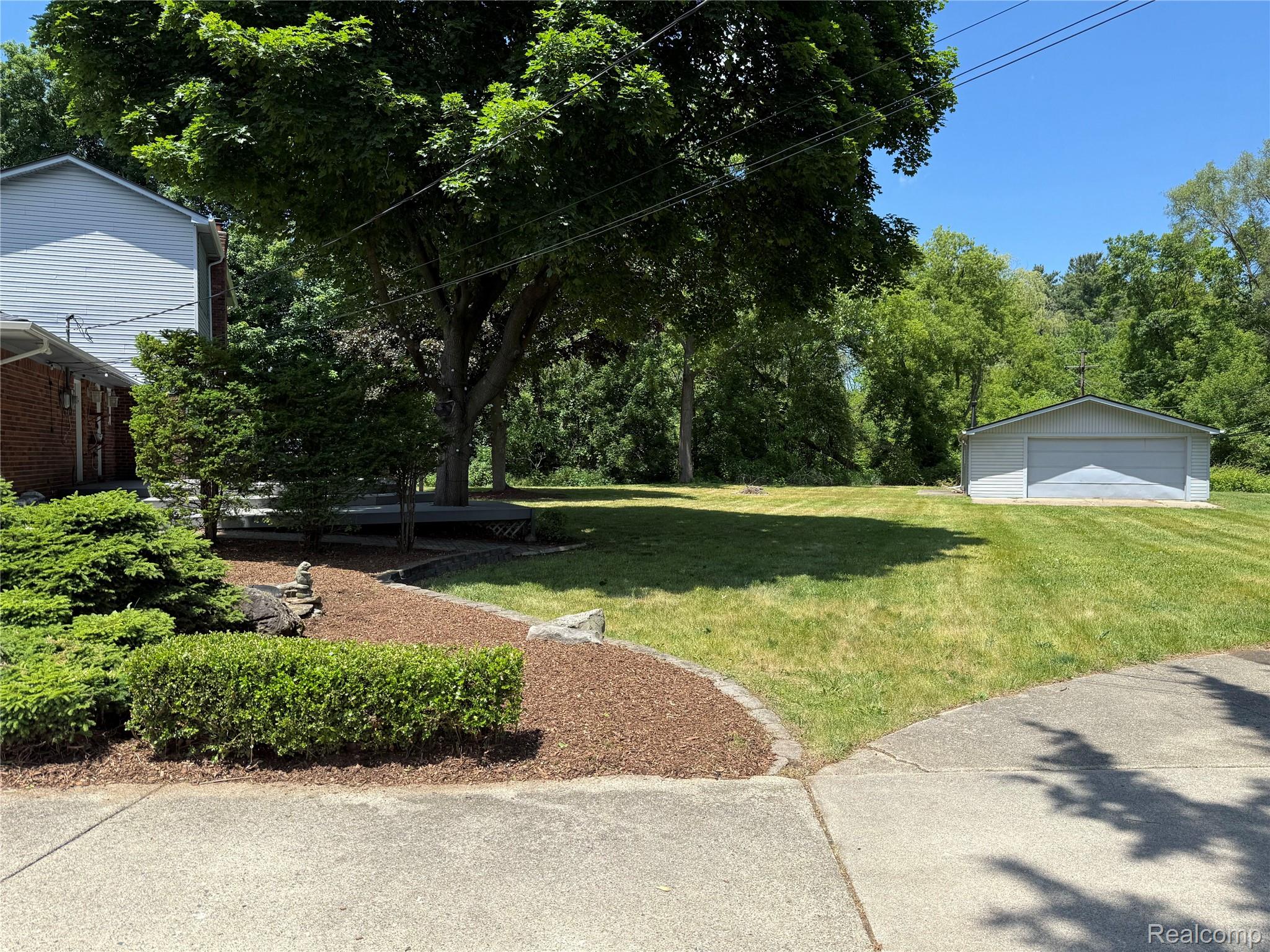 52240 Eastmoor Lane