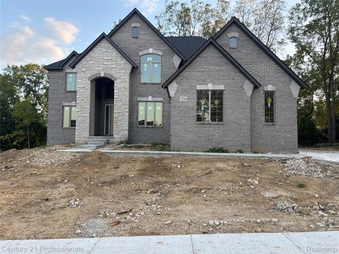 7550 SAWGRASS Drive Washington Township MI 48094