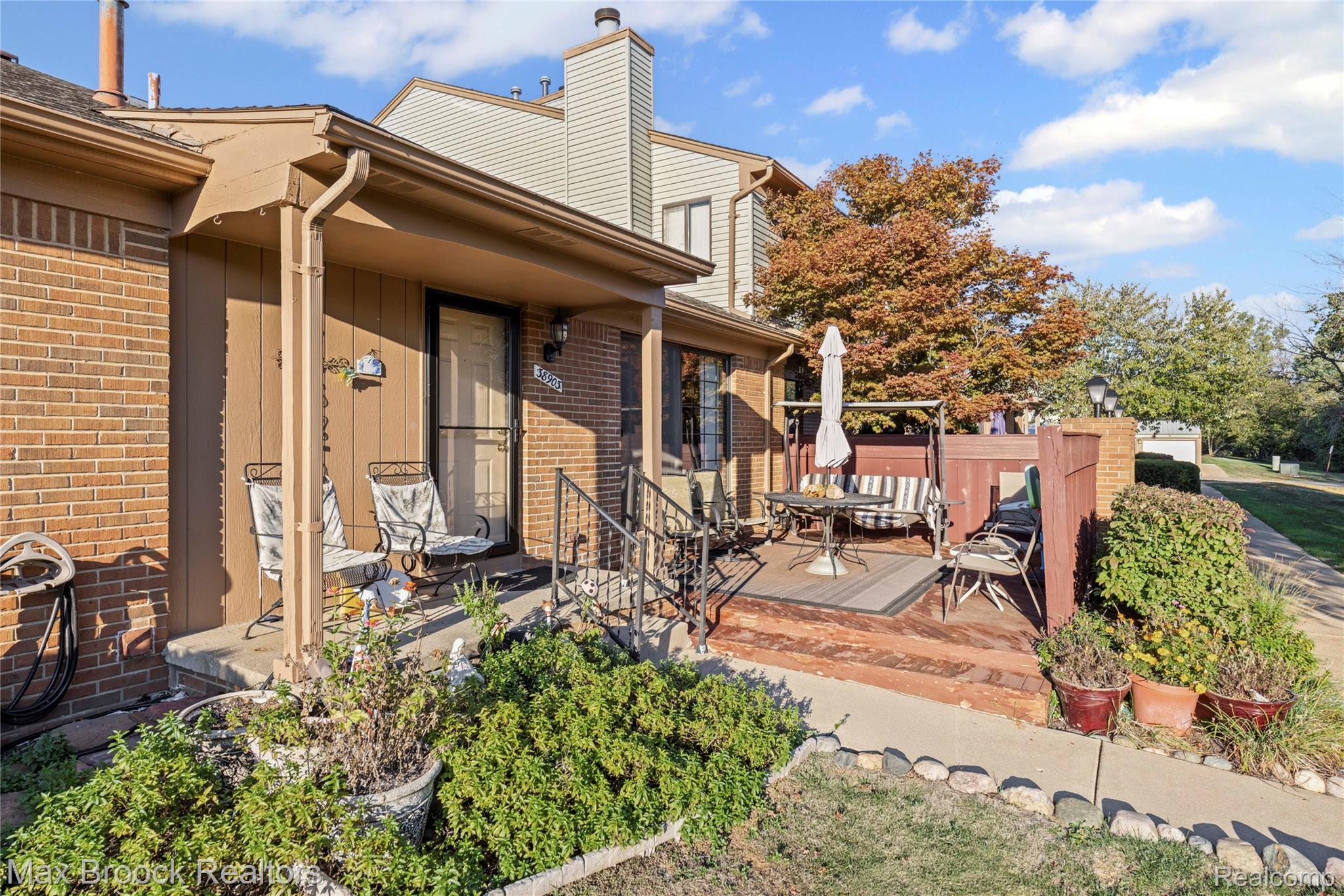 38903 Country Circle
