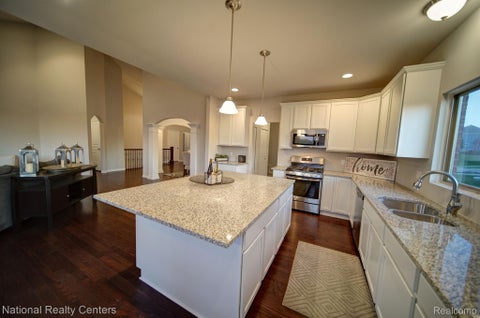 Tiny photo for 941 Guenevere Drive, Oxford Charter Township, MI 48371 (MLS # 20261071881)