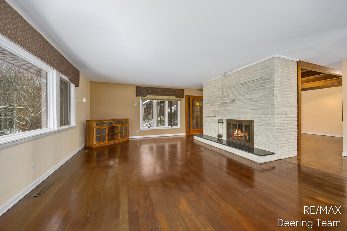 3343 Springbrook Drive NW