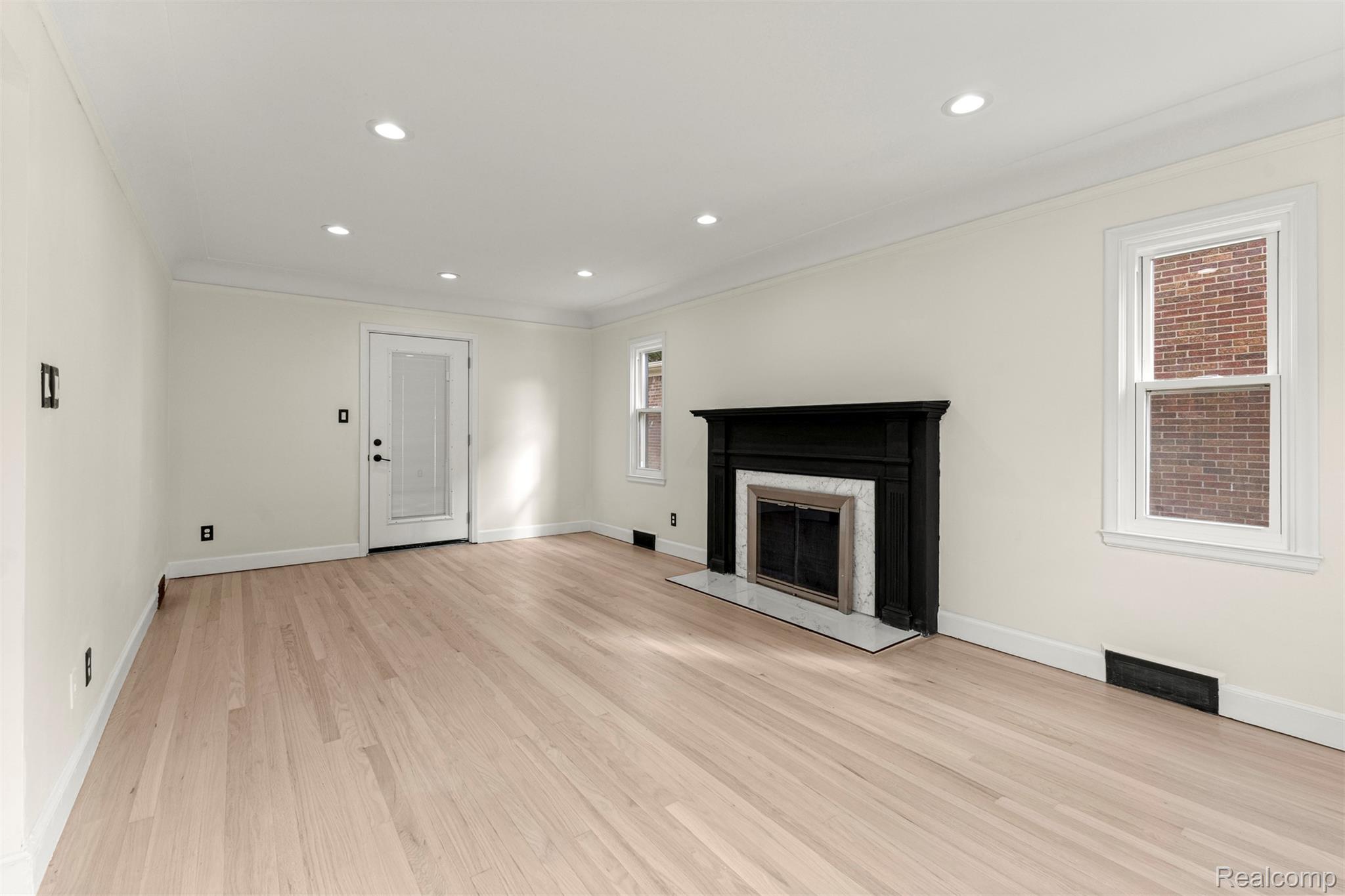 6840 Oakman Boulevard