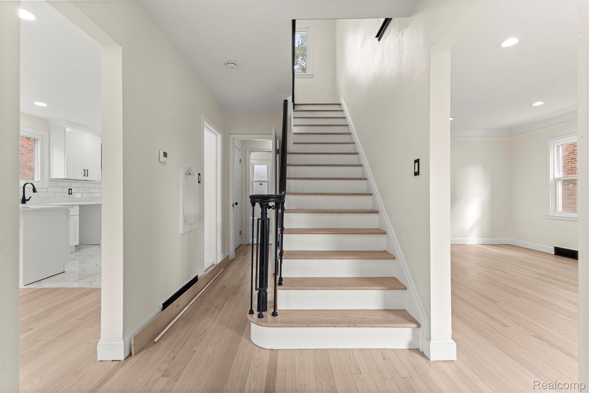 6840 Oakman Boulevard