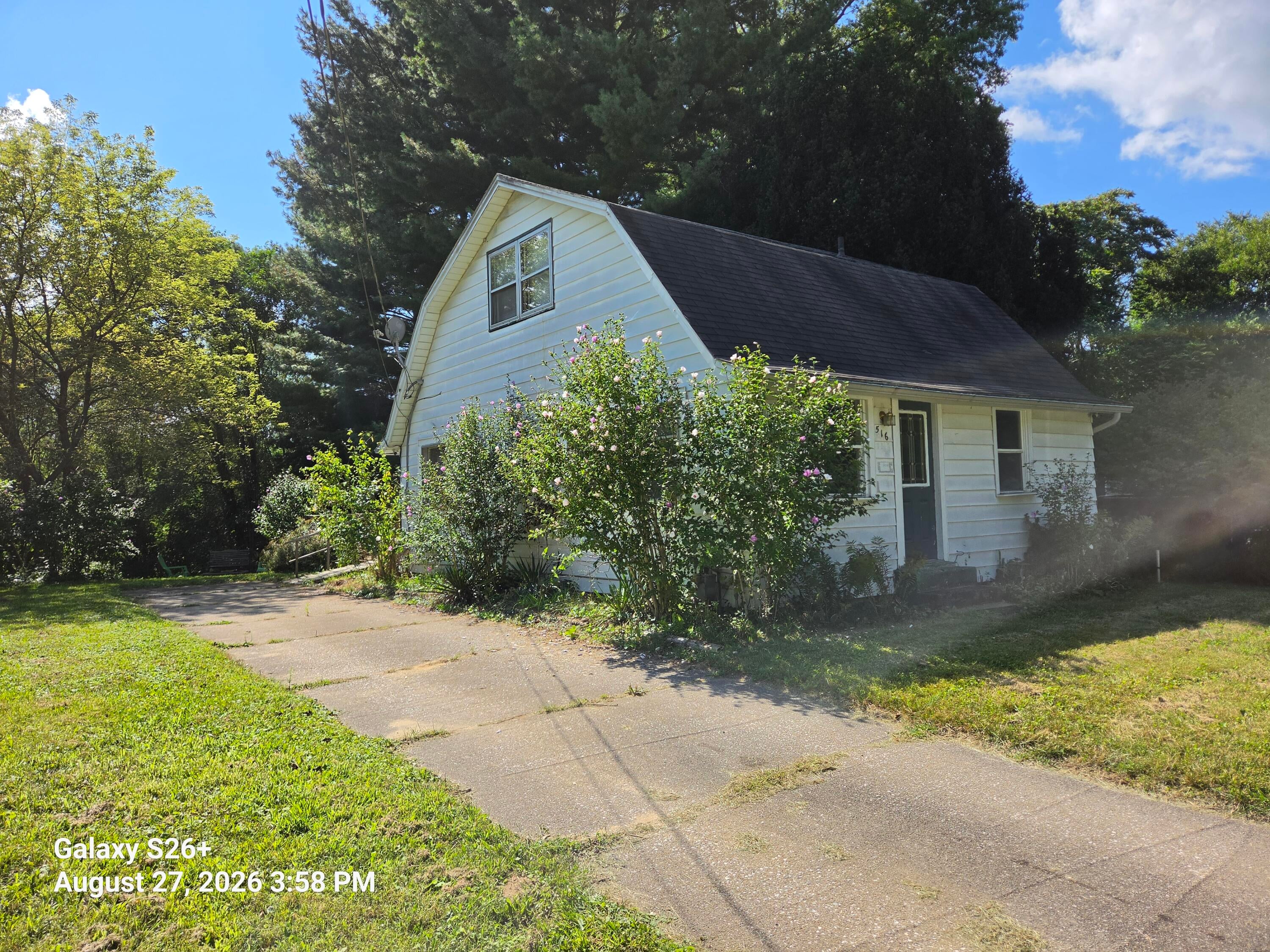 516 Hillcrest Road