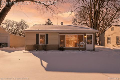 10111 Troy Street Oak Park City MI 48237