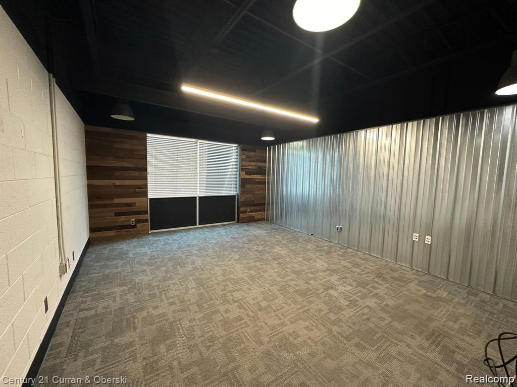 6252 Monroe Boulevard