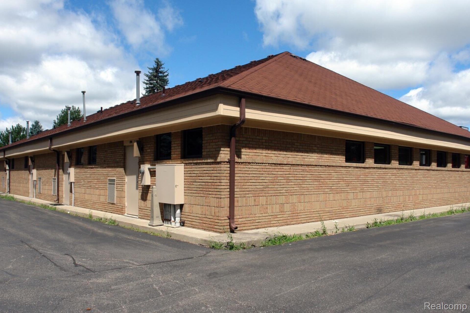 7805 Cooley Lake Road