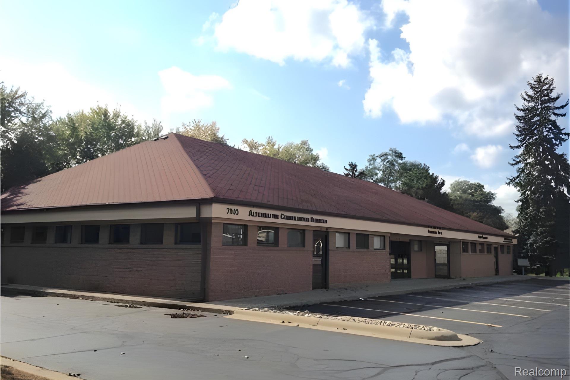 7805 Cooley Lake Road