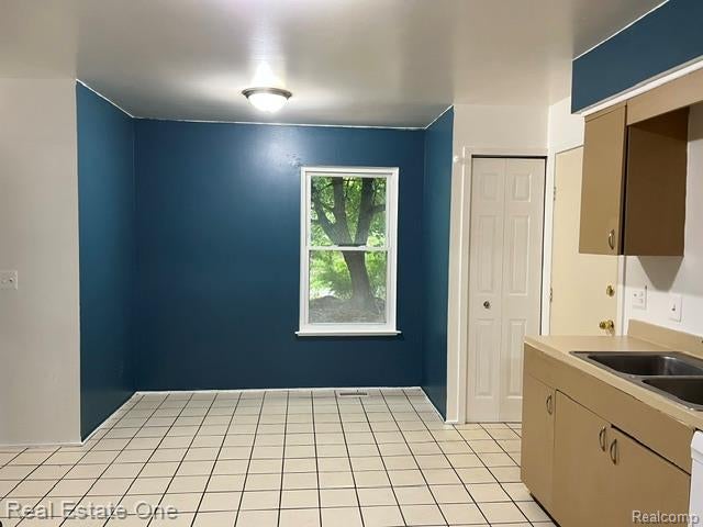 2820 S Commerce Road