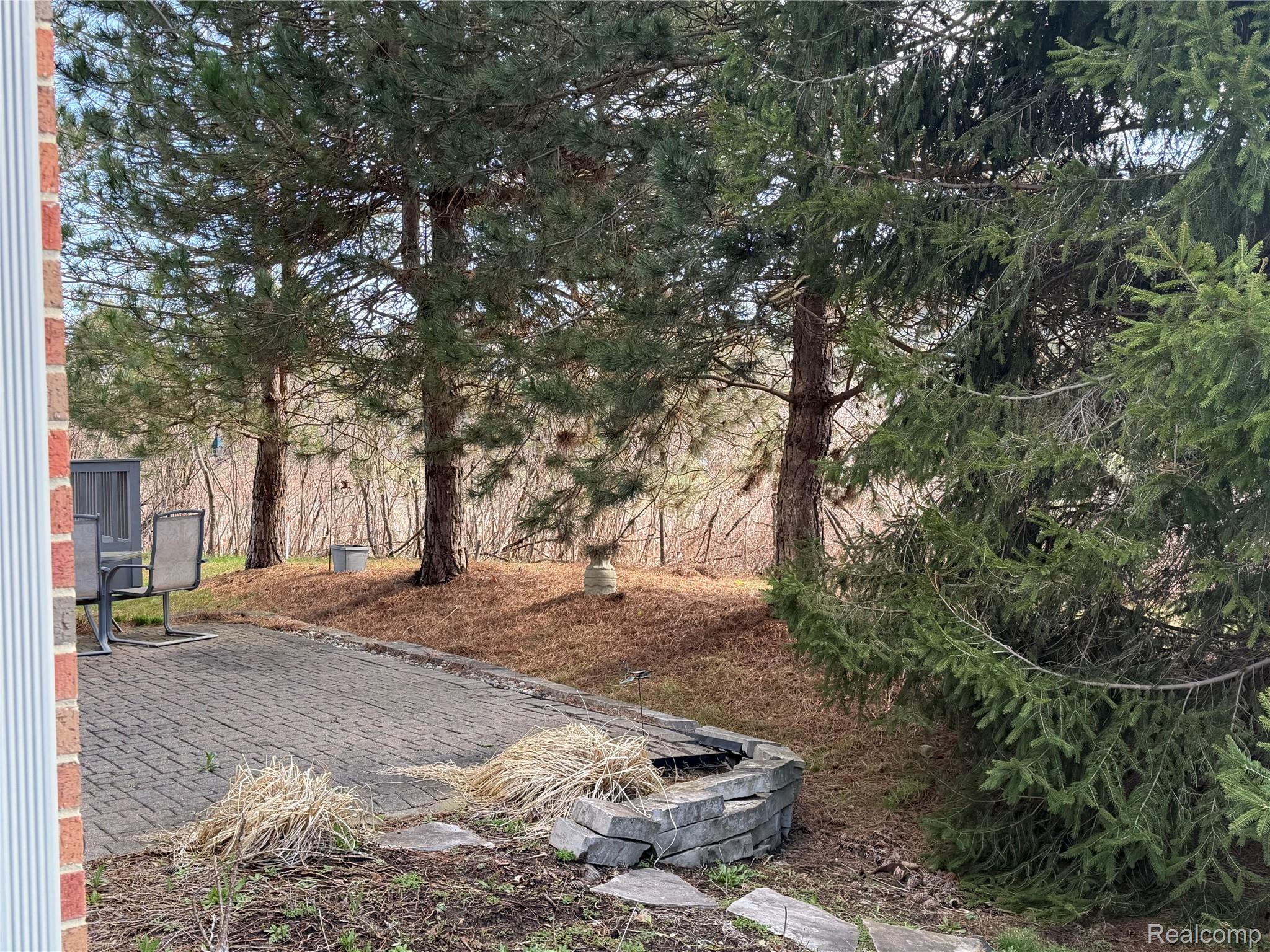 7350 Pine Vista Drive