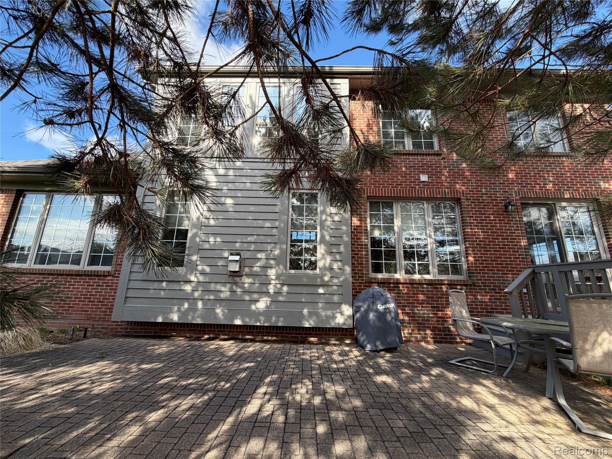 7350 Pine Vista Drive