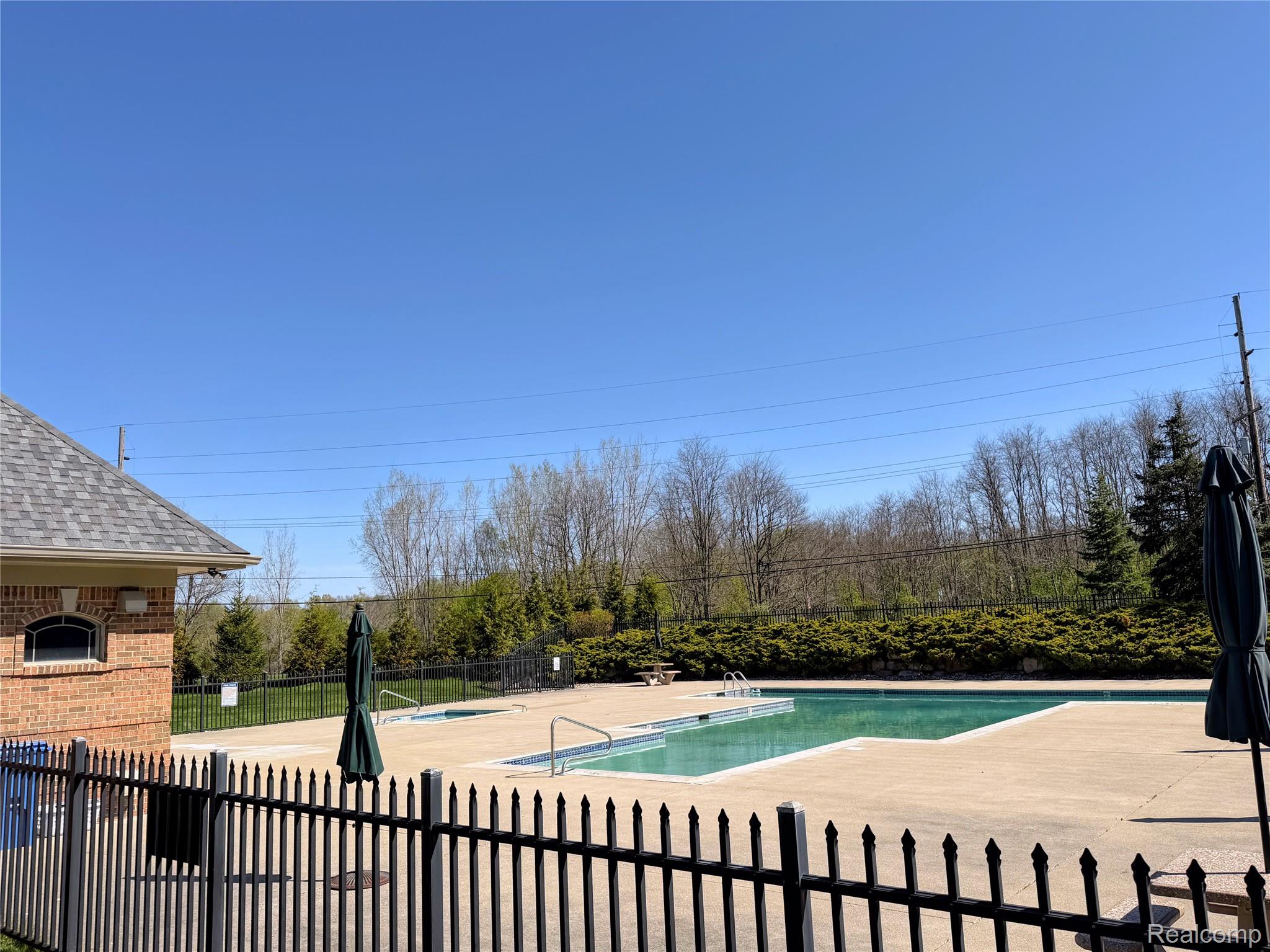 7350 Pine Vista Drive