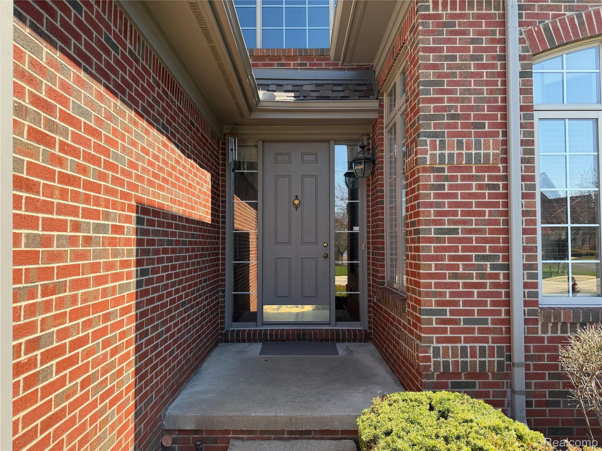 7350 Pine Vista Drive