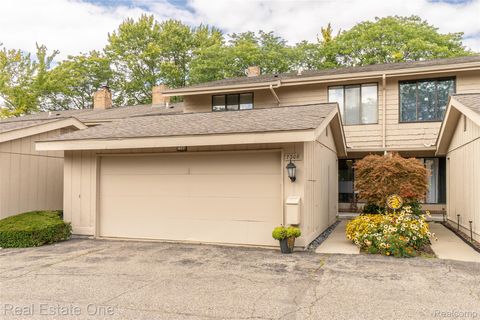 7308 Creek View Circle West Bloomfield Charter Township MI 48322