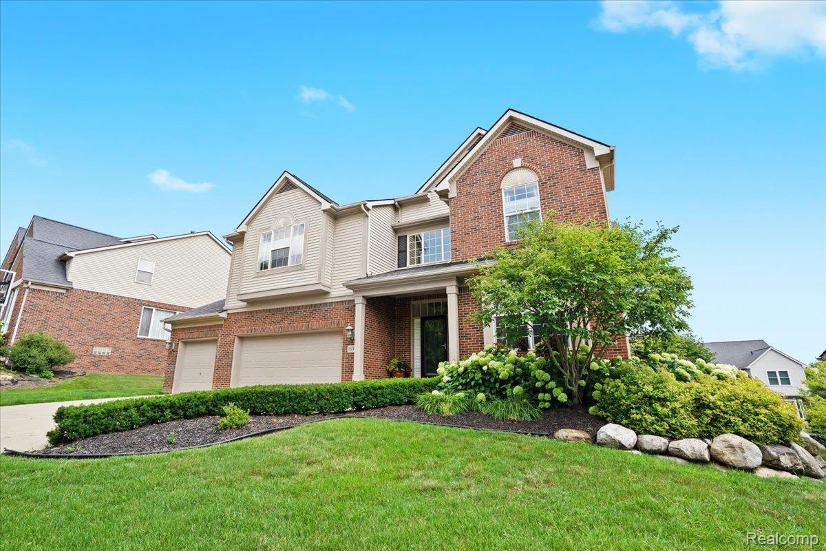 16962 Algonquin Drive