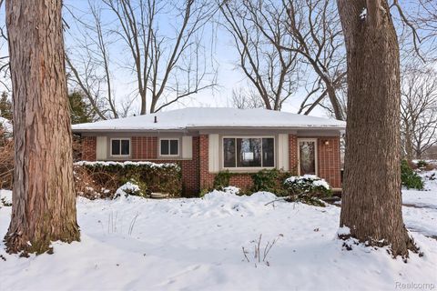 42583 Five Mile Road Plymouth City MI 48170