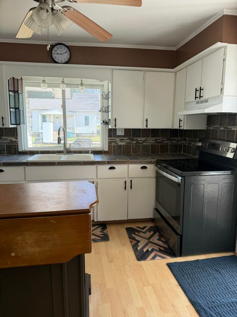 Tiny photo for 301 N Kennefic Street, Yale City, MI 48097 (MLS # 81026013510)