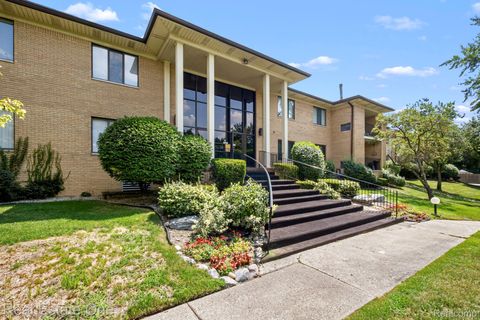 31915 W 14 Mile Road 247 Farmington Hills City MI 48334