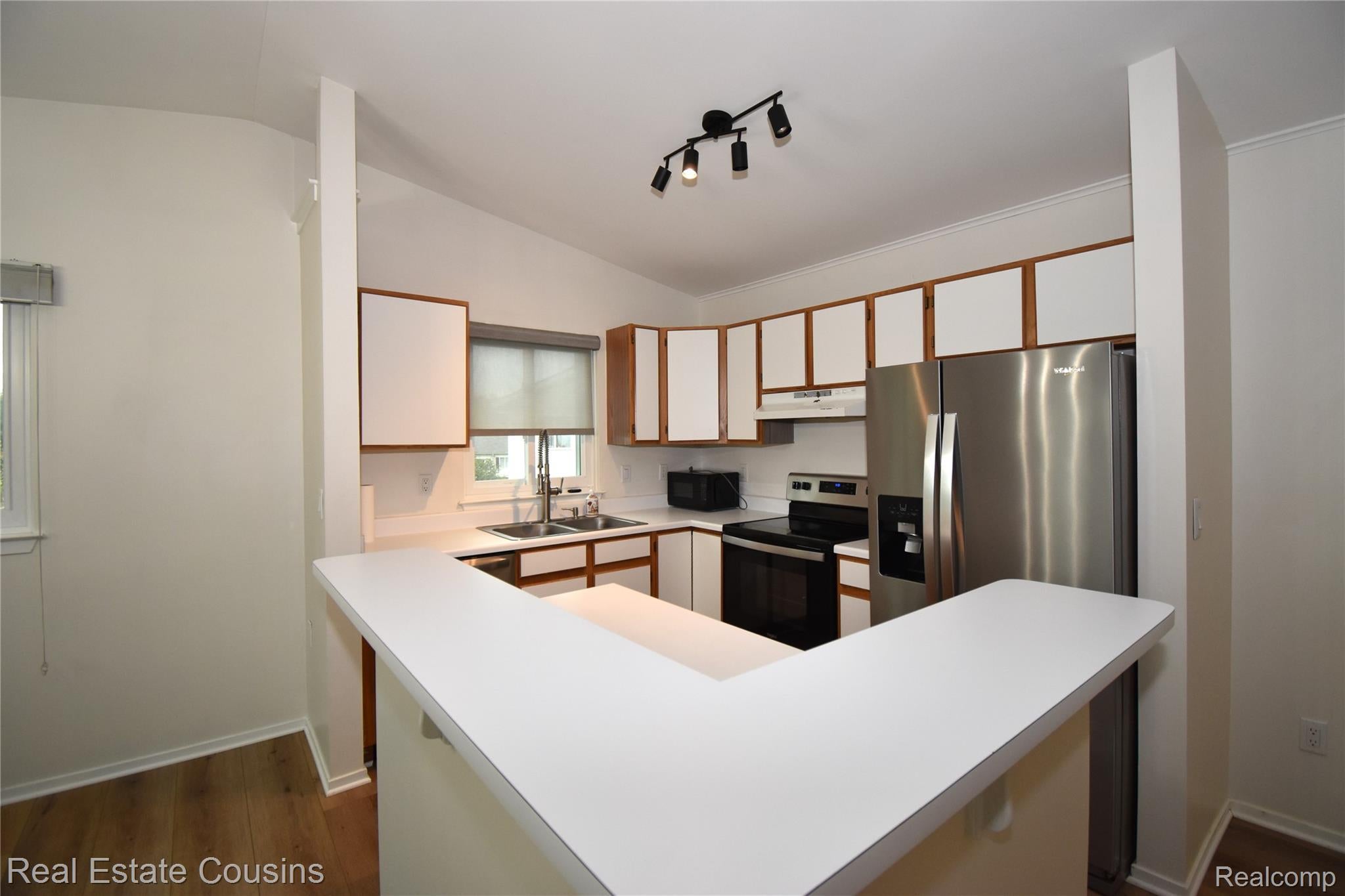 1166 Parklane Circle