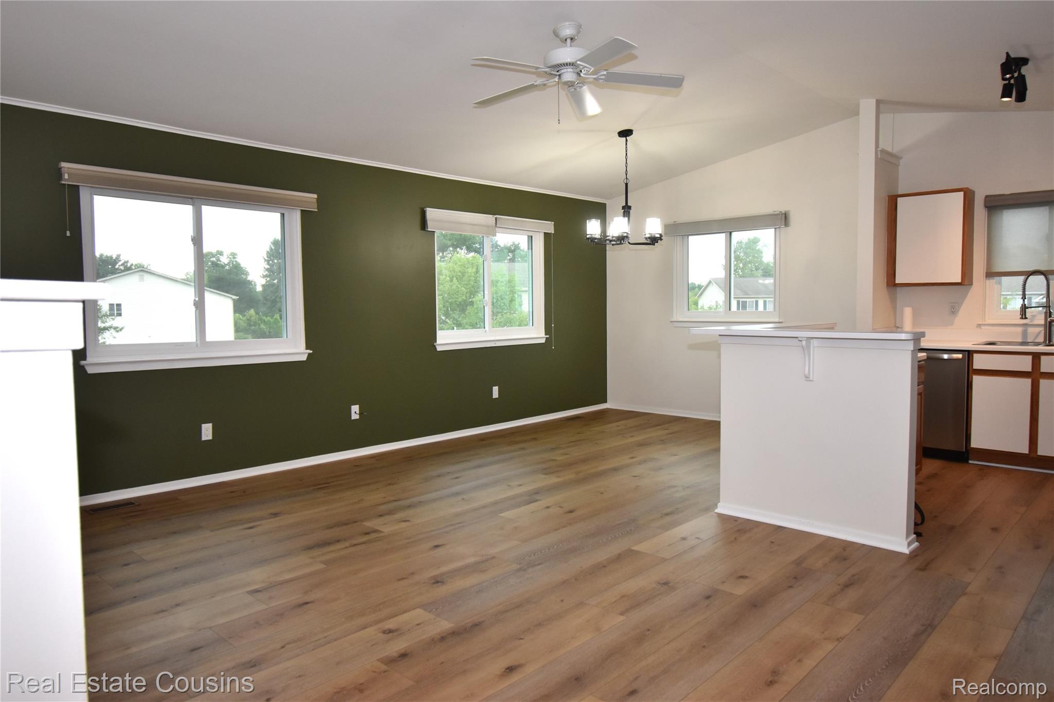 1166 Parklane Circle