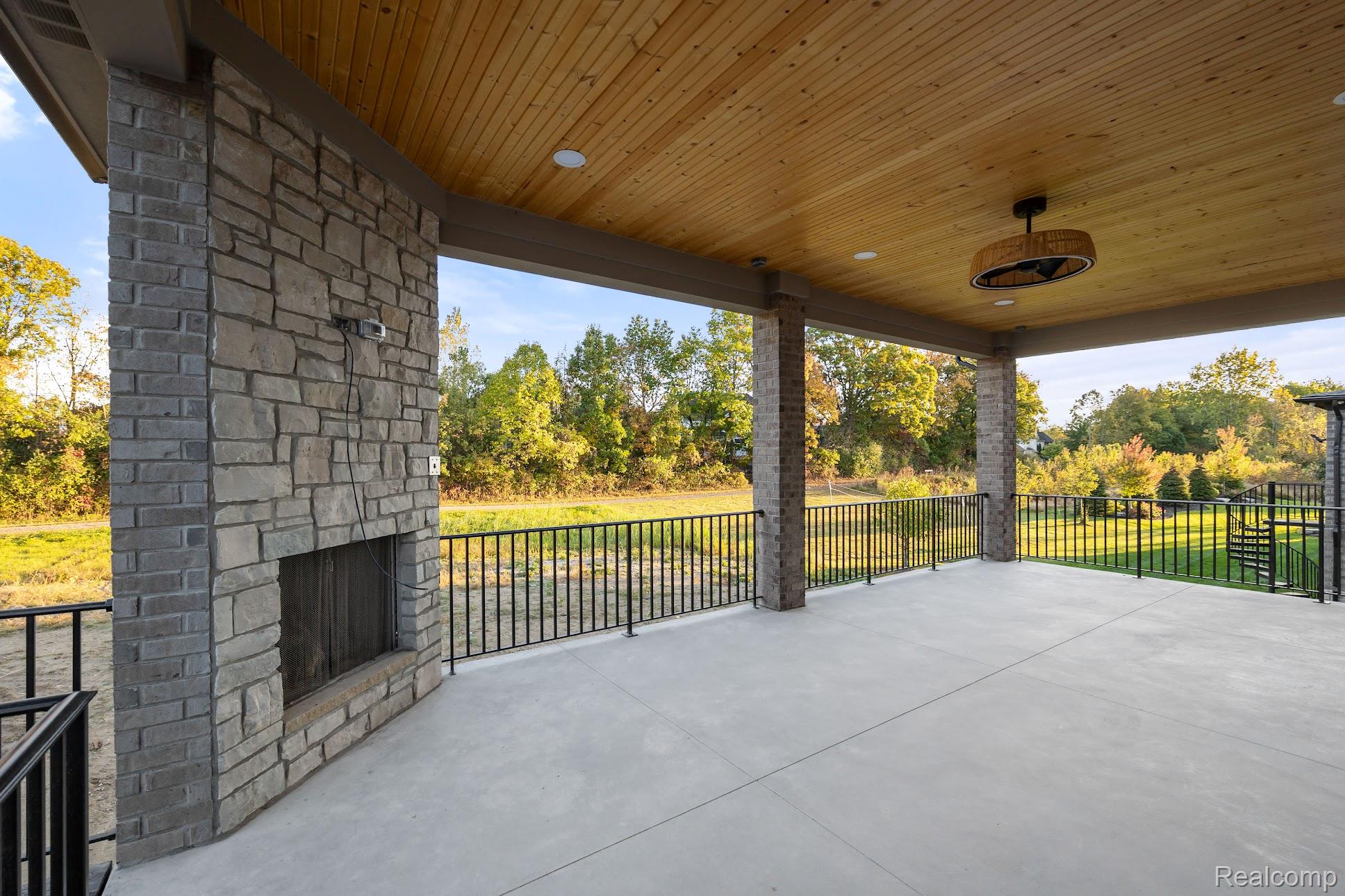 2455 Buckthorn Drive