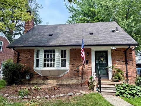 Photo of 82 Muir Road, Grosse Pointe Farms City, MI 48236 (MLS # 58050218604)