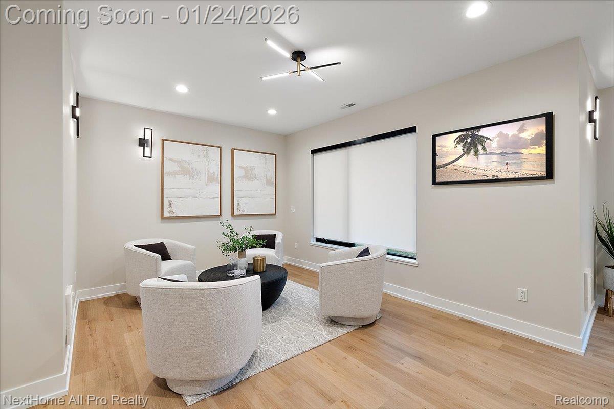 104 N CENTER COVE N CENTER COVE 11