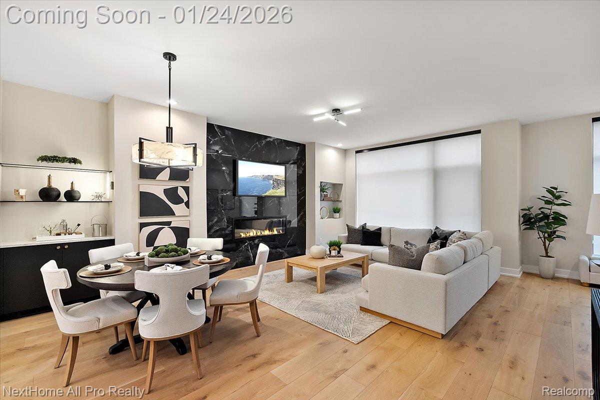 104 N CENTER COVE N CENTER COVE 11