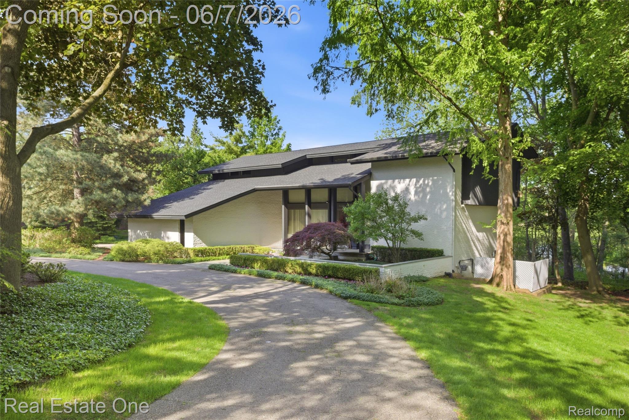 5321 Forest Way