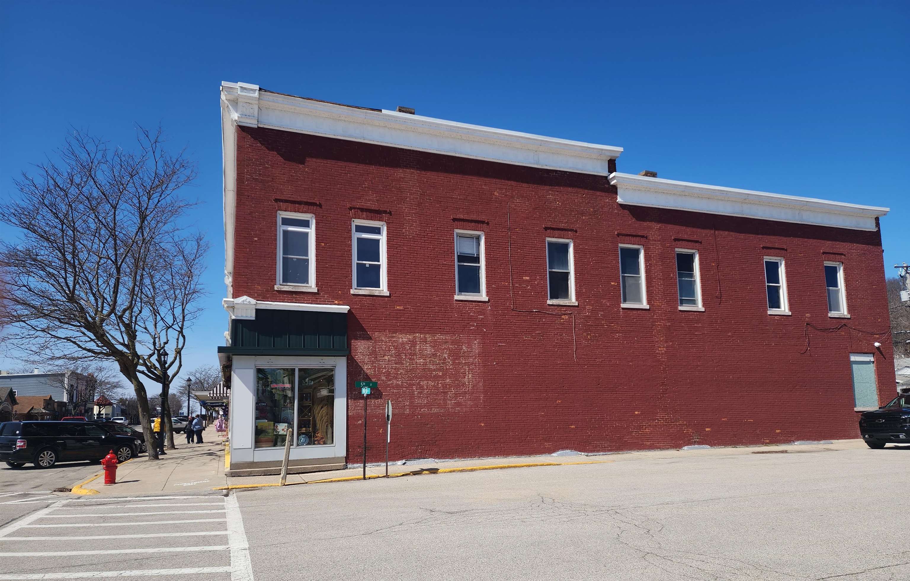 433 Main Street