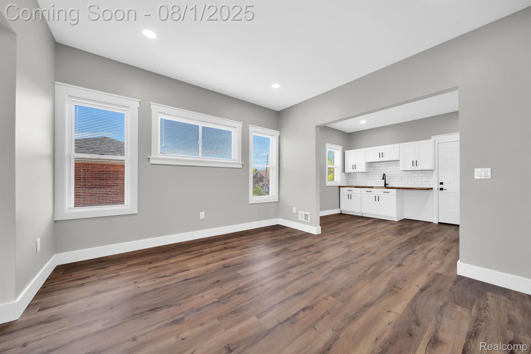 Detroit City, Michigan 48206, United States, 4 Bedrooms Bedrooms, ,2 BathroomsBathrooms,Residential,Coming Soon,181763