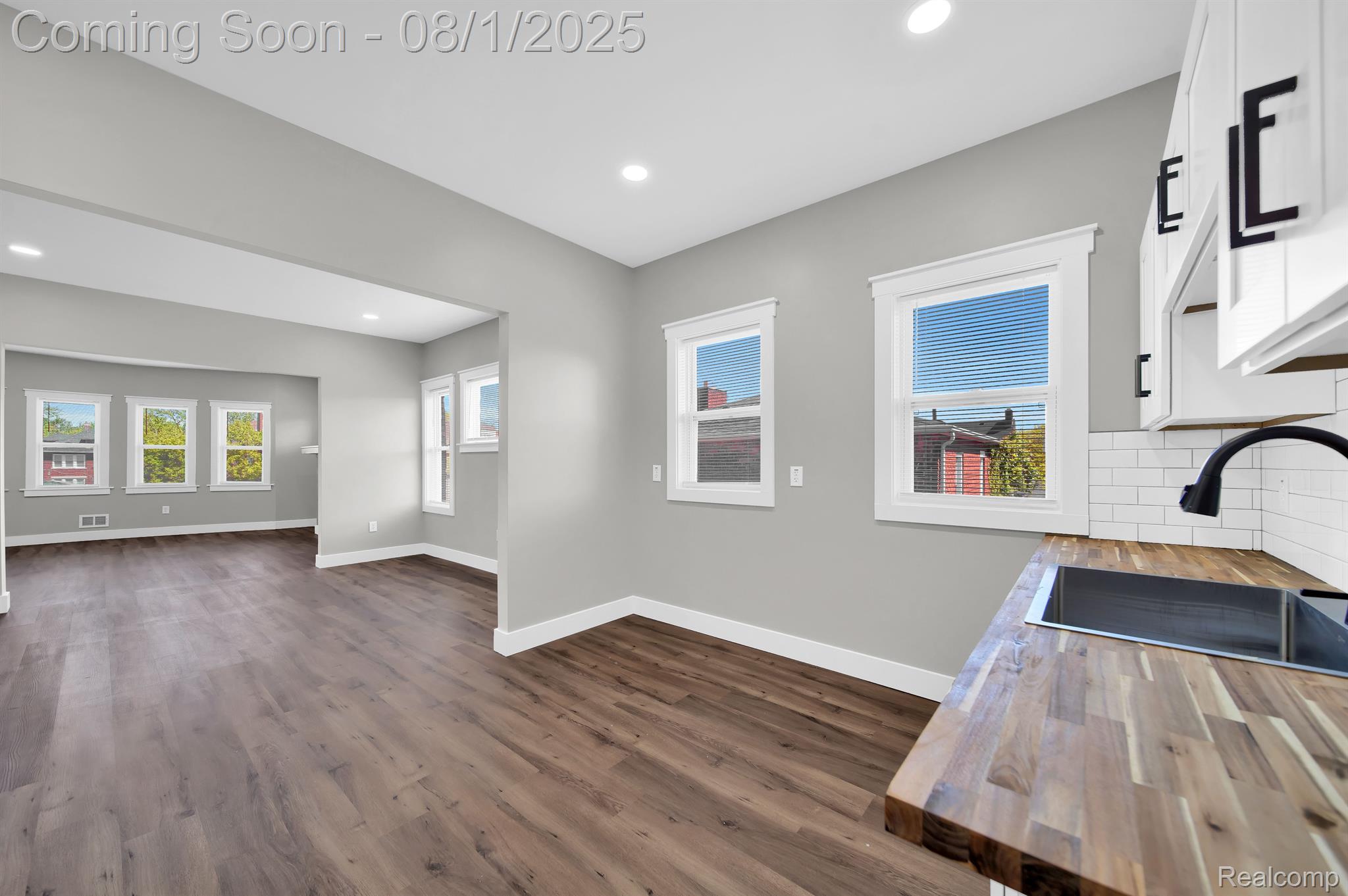 Detroit City, Michigan 48206, United States, 4 Bedrooms Bedrooms, ,2 BathroomsBathrooms,Residential,Coming Soon,181763